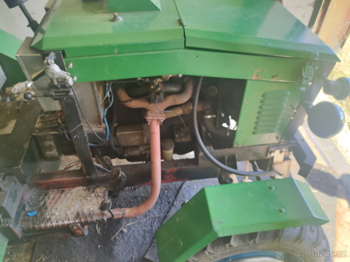 Malotraktor s vlečkou - 3