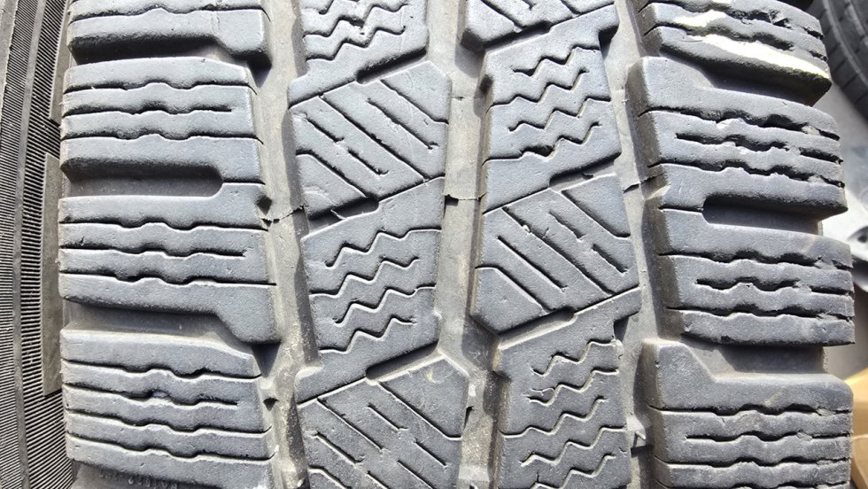 Zimní pneu 215/65/16c Michelin - 3