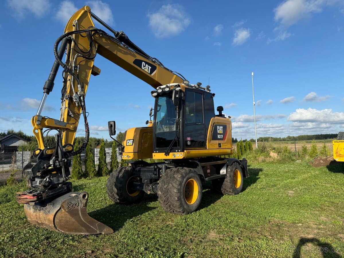 Kolový otočný bagr CAT M317F - 3