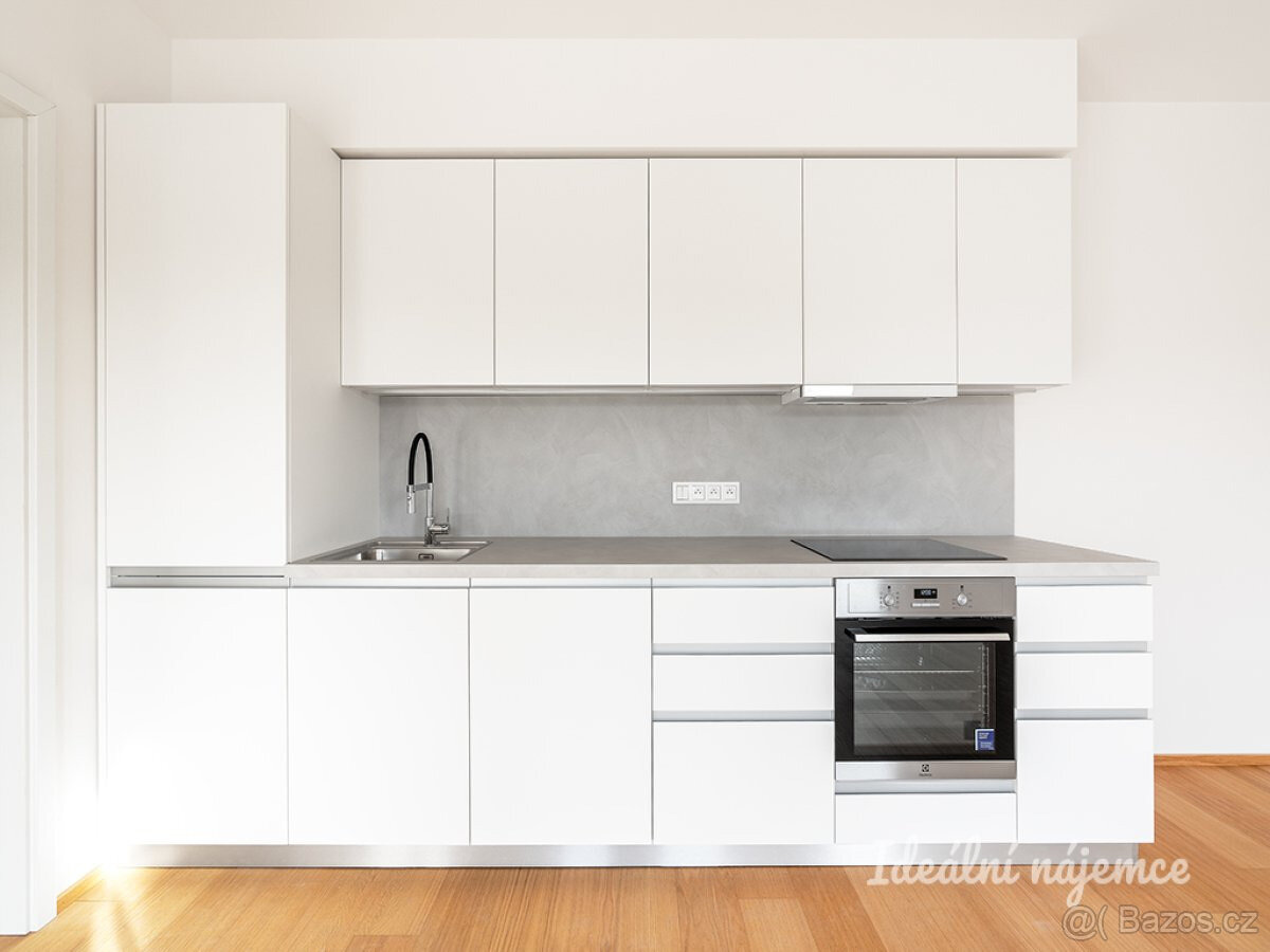 Pronájem bytu 2+kk, Dagmar Burešové, Žižkov, 25900 Kč/měs, 6 - 3