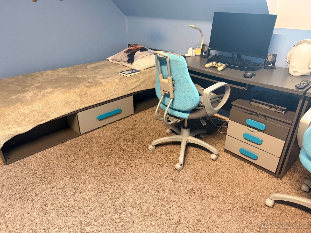 Dětský pokoj, postele, skříně, psací stoly, židle, tv - 3