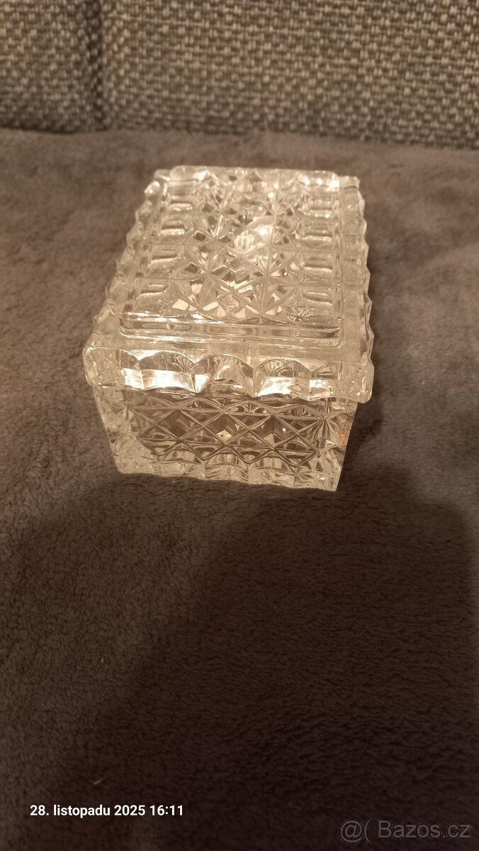 dóza s poklopem - 3