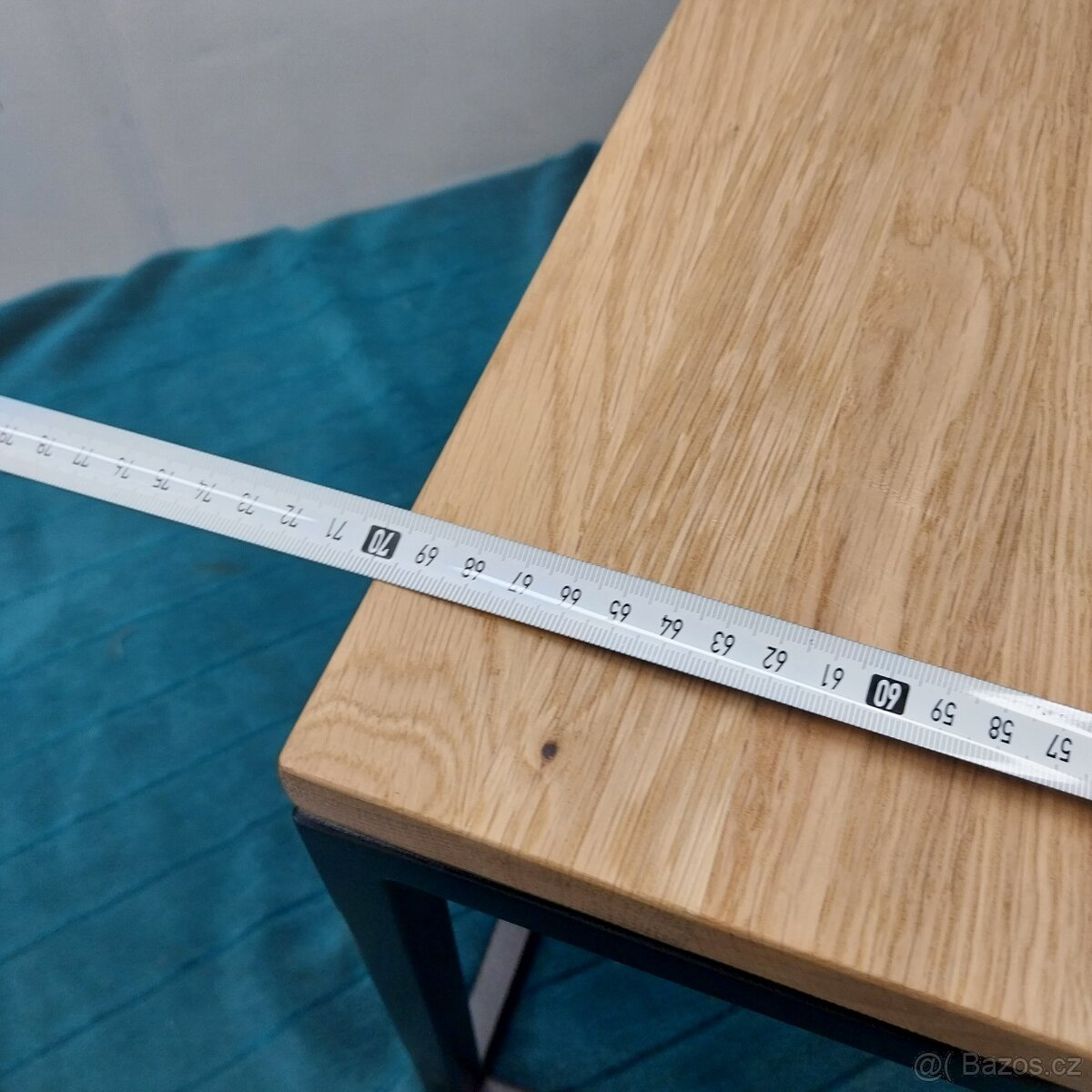 Konferenční stolek 70x70cm, dub masiv - 3