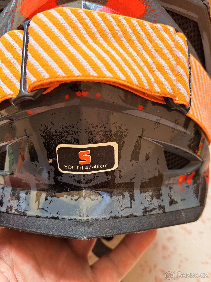 Přilba, boty , chrániče - 3