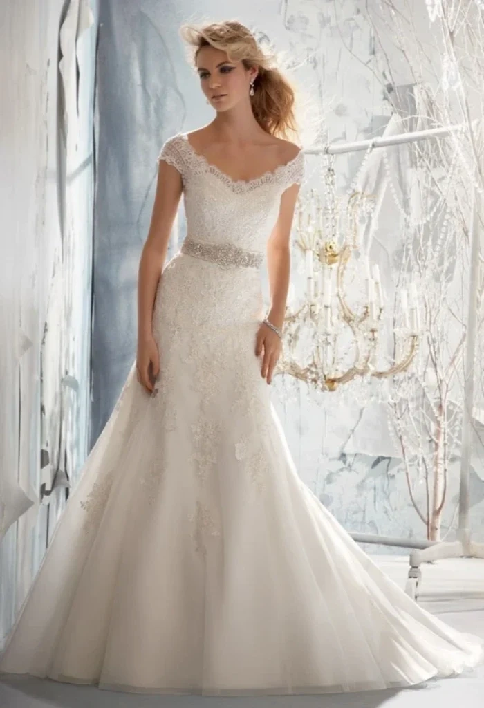 ✨ Krajkové svatební šaty s bohatě zdobeným pasem ✨ - 3