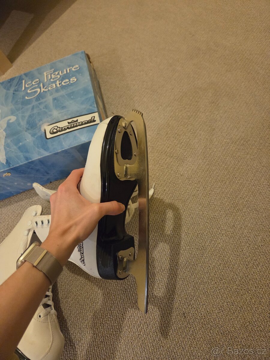 Bílé brusle vel 38 - 3