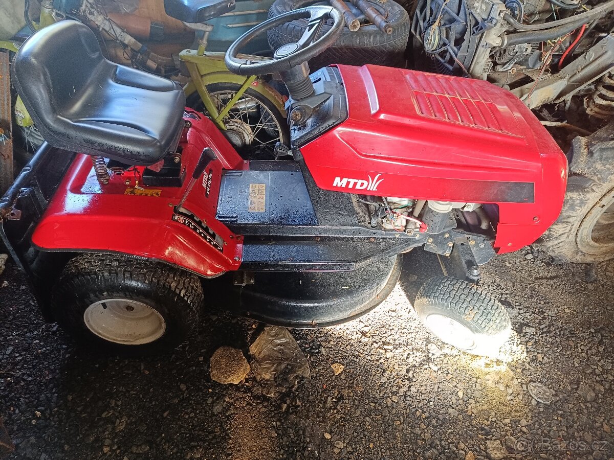 Prodám zahradní traktor MTD - 3