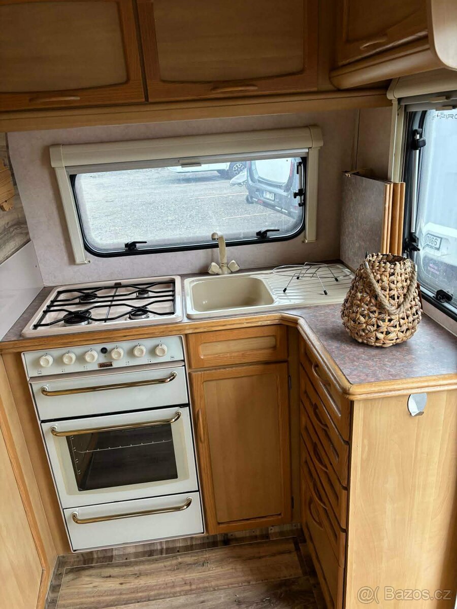 Prodám karavan Swift Challenger - 3