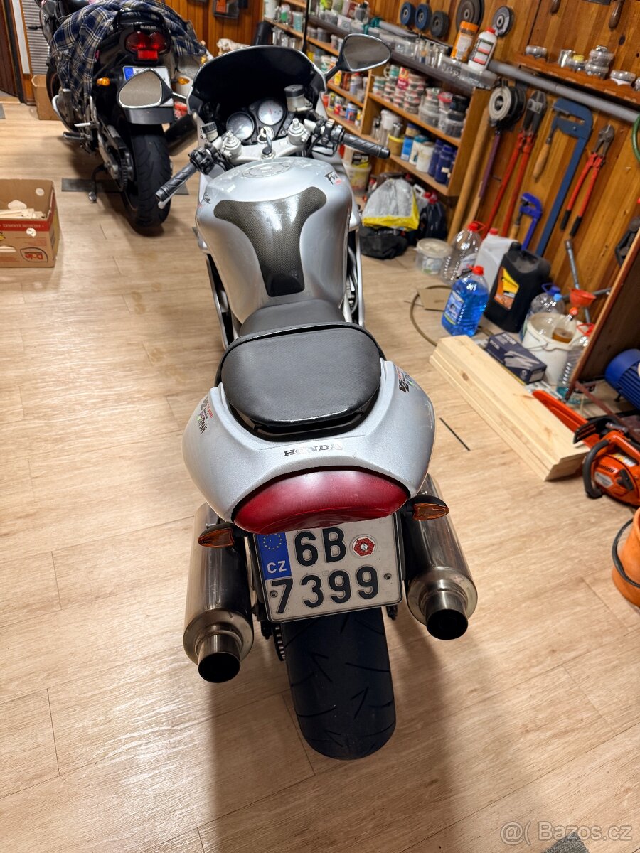 Honda VTR 1000 firestorm - 3