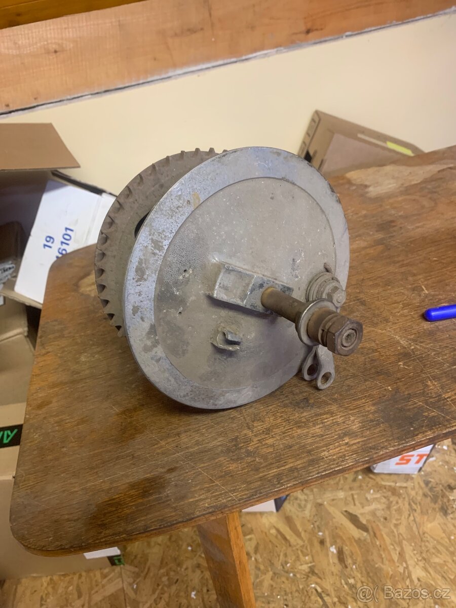 Jawa brzdový štít s paknami,rozeta,talíř rozety ašroub kola - 3