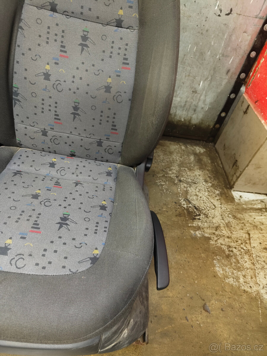 Přední sedačky Fabia - šedé - 3