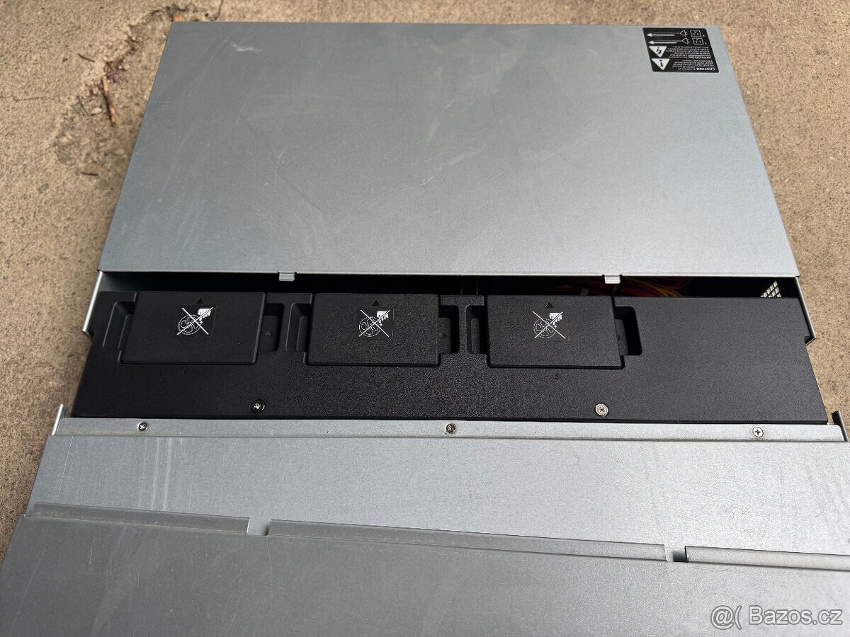 Synology RS2421+ NAS - 12 BAY, 20GB ECC RAM, super stav - 3