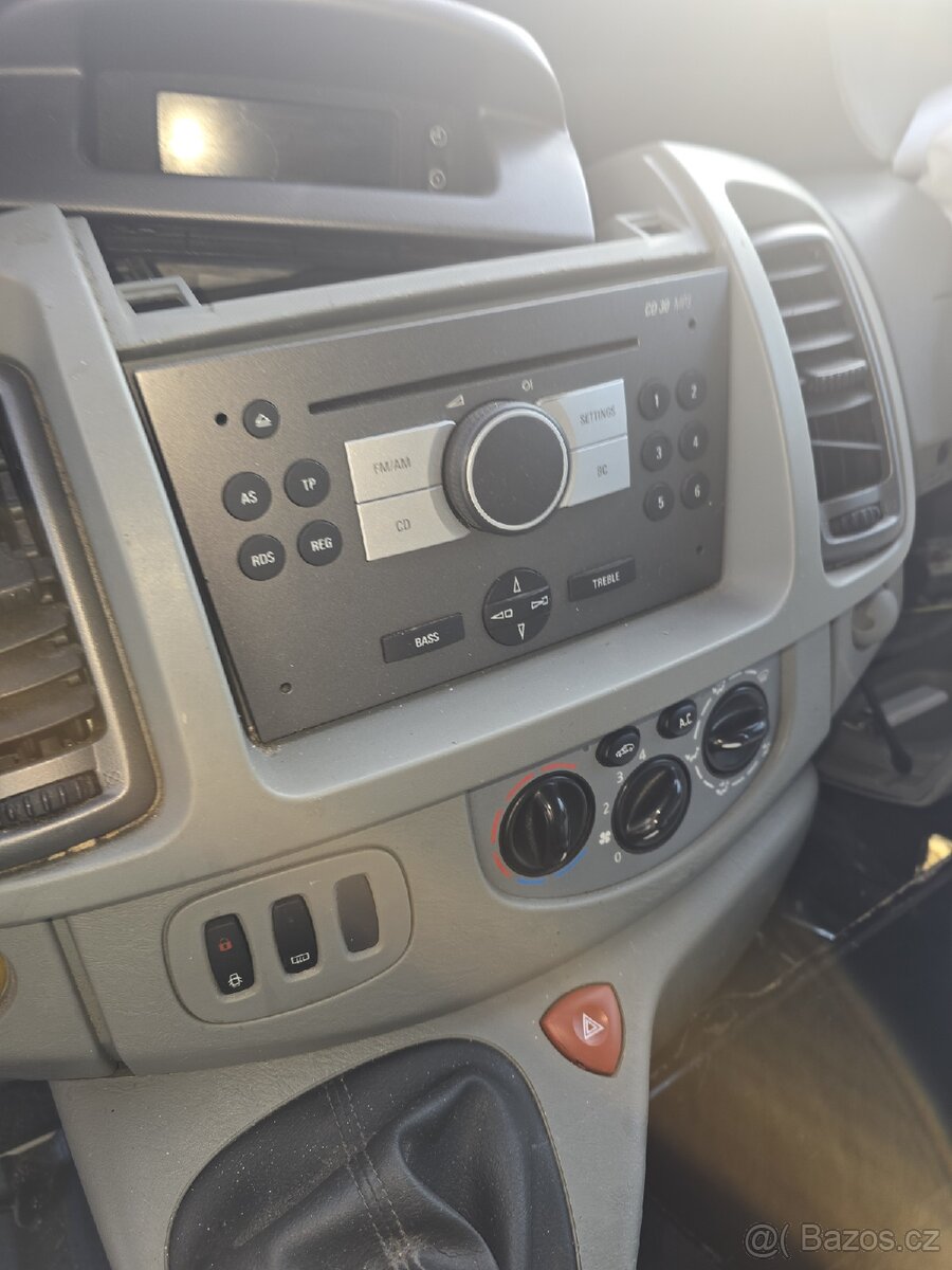 Opel Vivaro Bus 2009 náhradní díly - 3