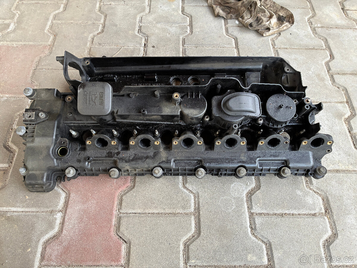 Ventilové víko pro motor M57 - 3