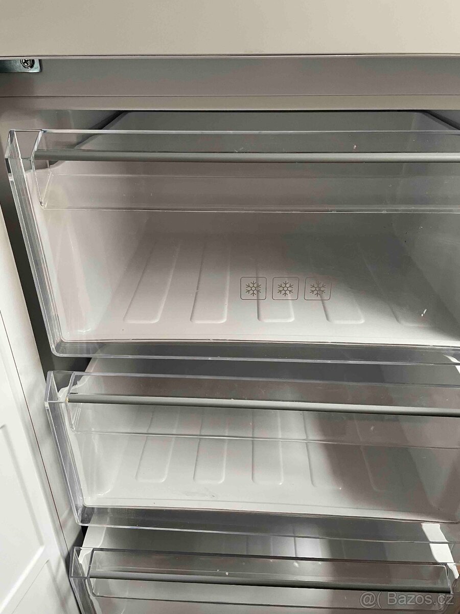 Lednička s mrazničkou v záruce - 3