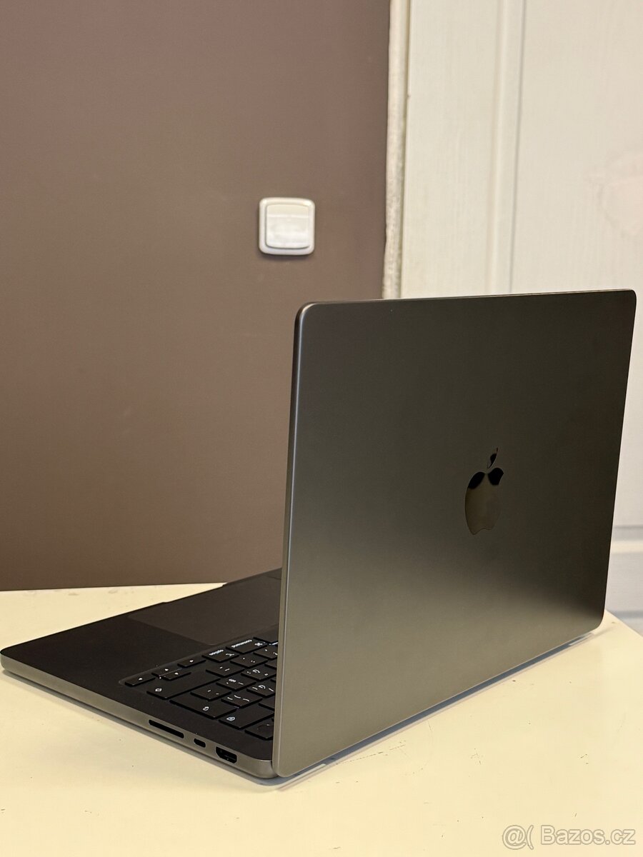 MacBook PRO M4 - 3