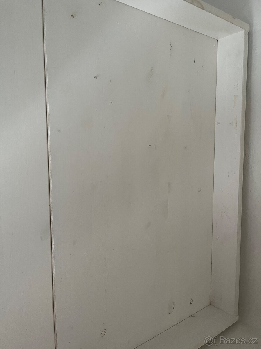 Přebalovací pult, šatní skříň - 3