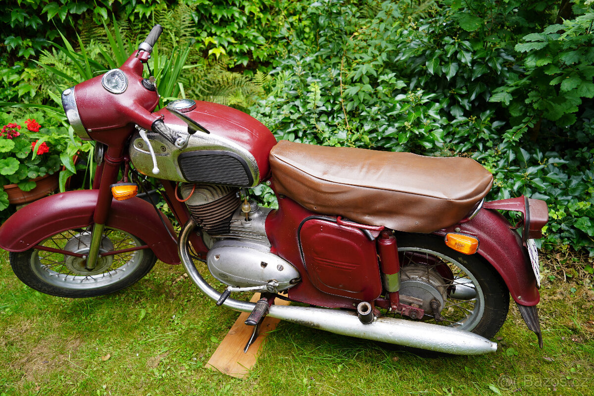 JAWA 250/592, typ 559. - 3