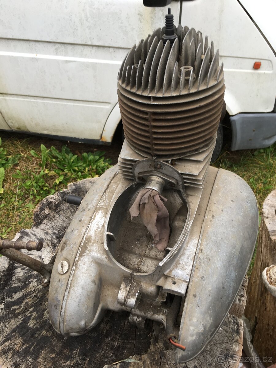 Jawa 250/11 pérák na díly - motor a doklady zvlášť - 3