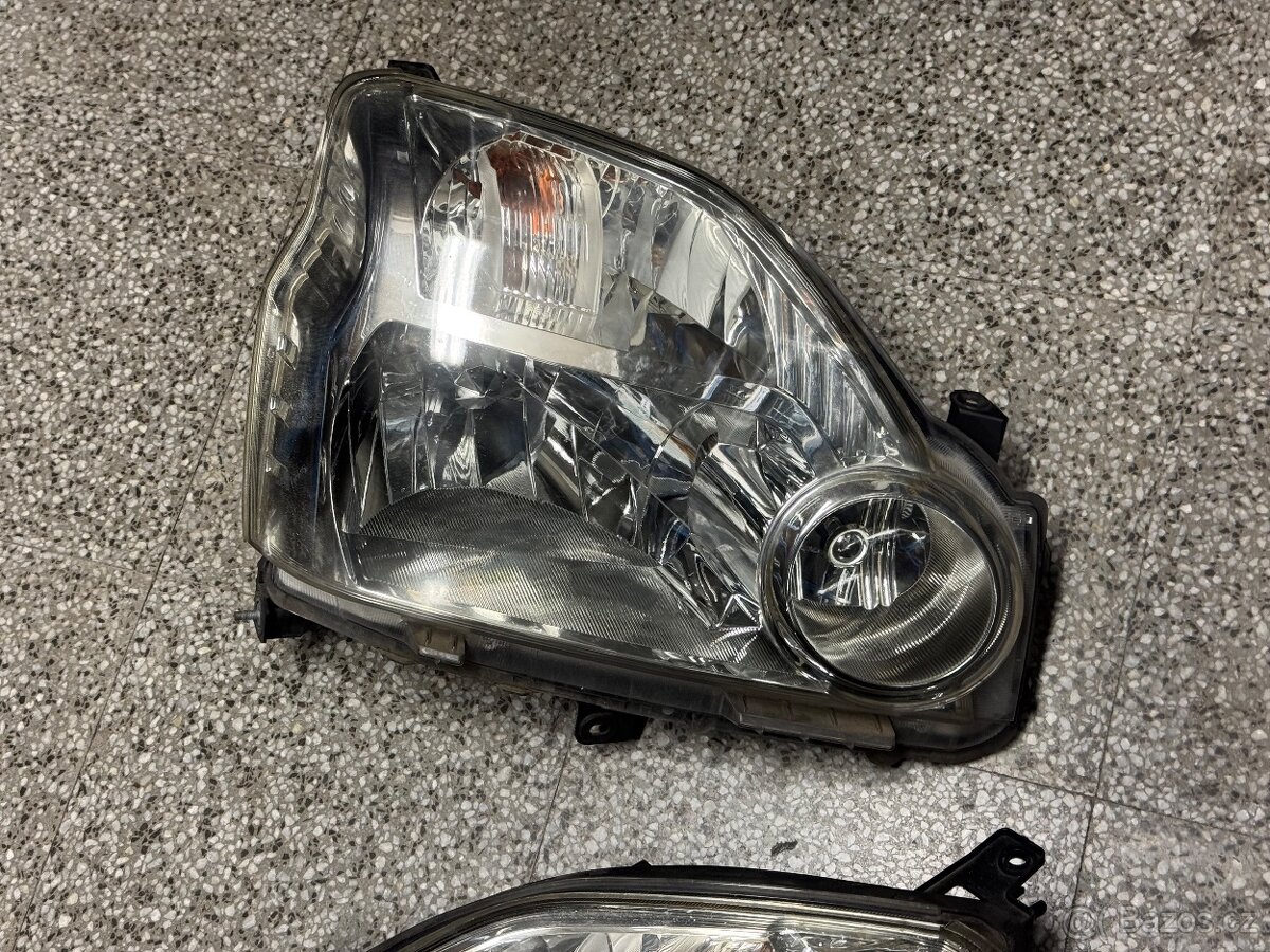 Přední světla, nárazník, blatníky Nissan X-trail T31 / díly - 3