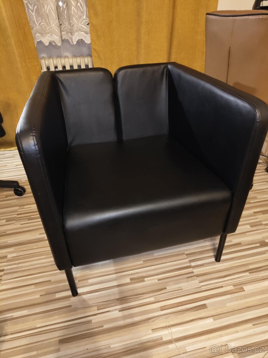 Černé kožené křeslo IKEA Ekerö - 3