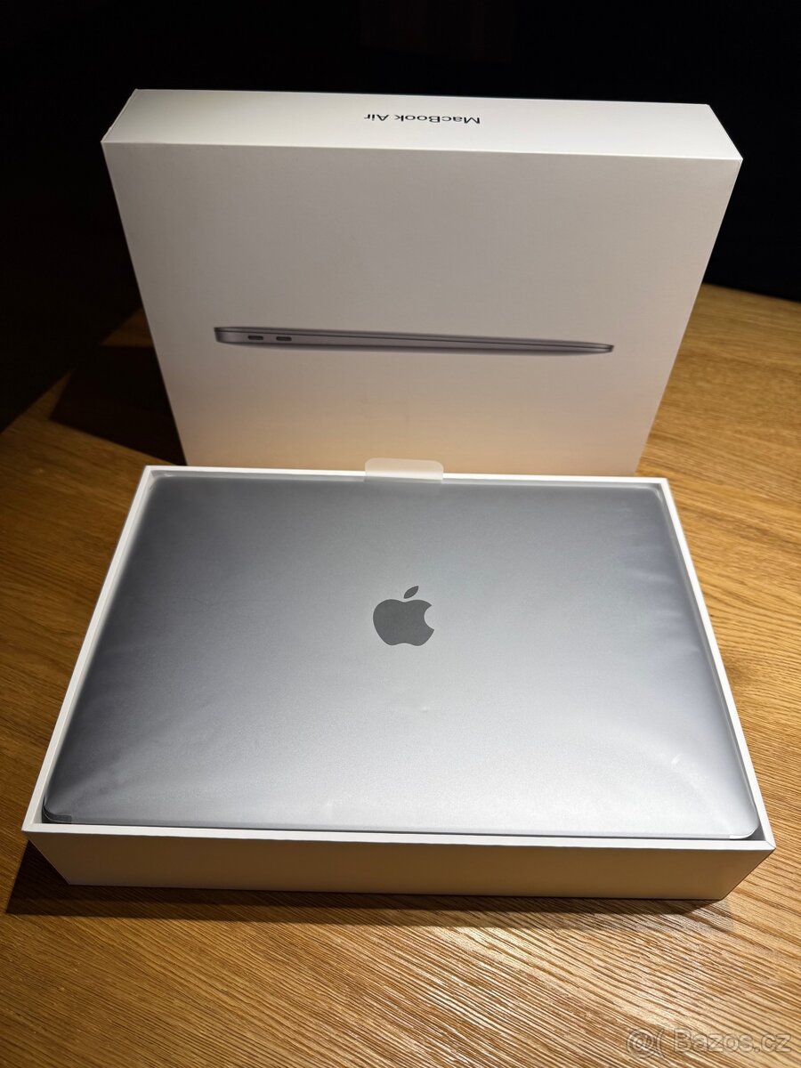 MacBook Air 13" Space Grey - 3