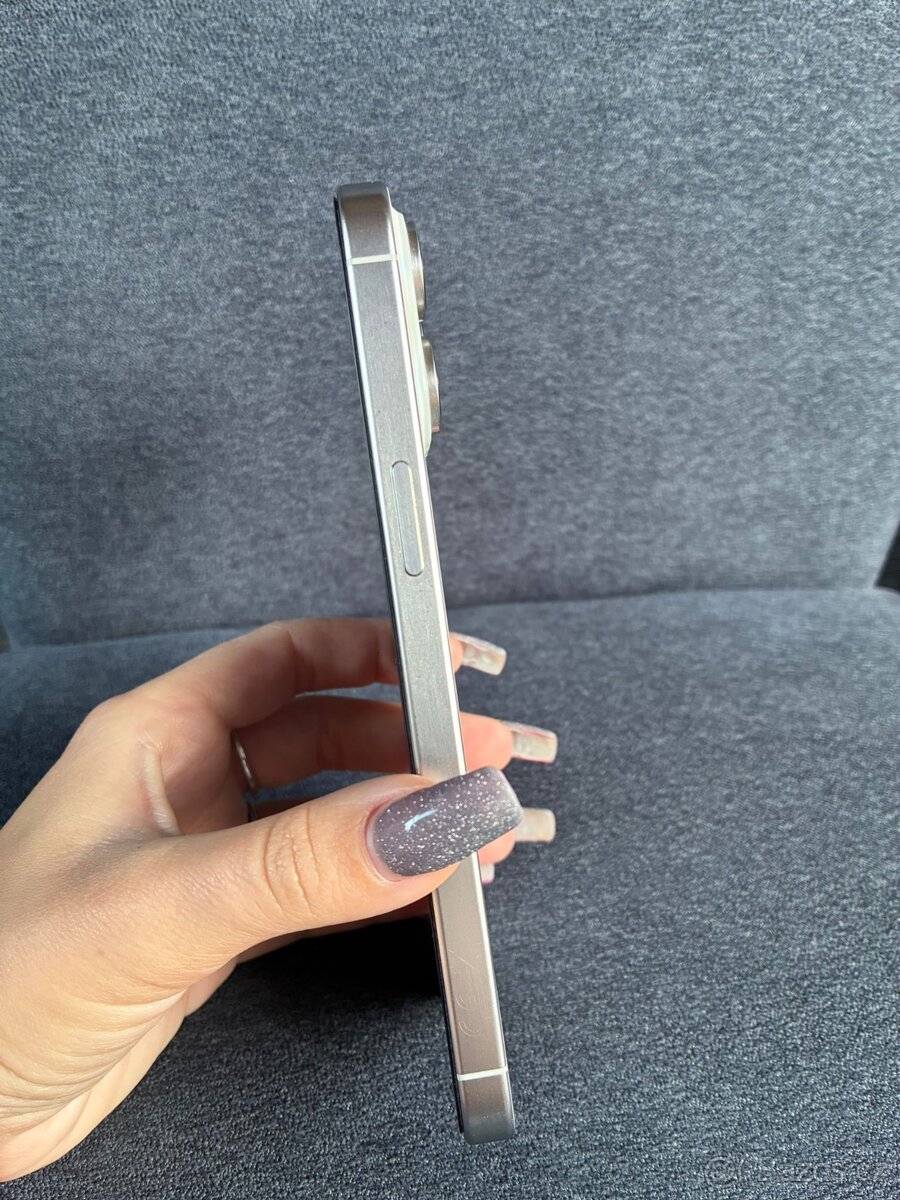 Apple iPhone 15 Pro Max - 3