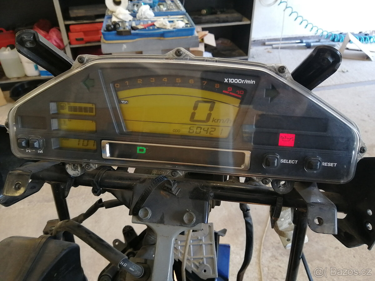 Suzuki Burgman 650 Budíky - 3