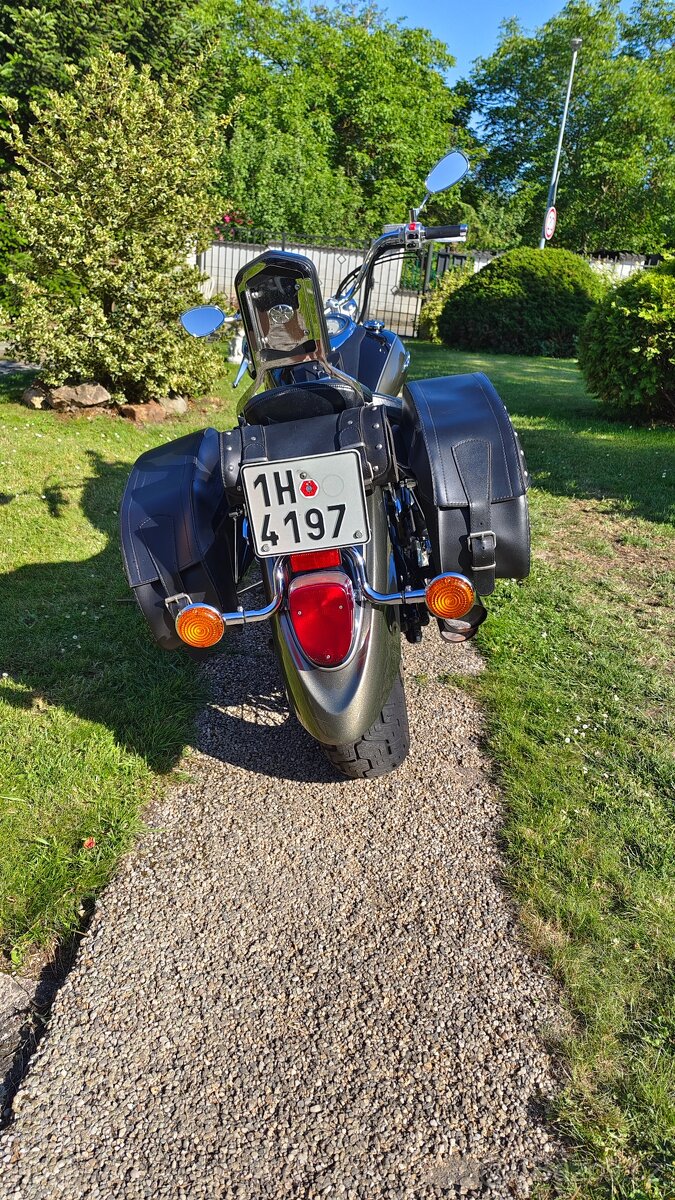 Yamaha XVS 1100A DragStar Classic - 3