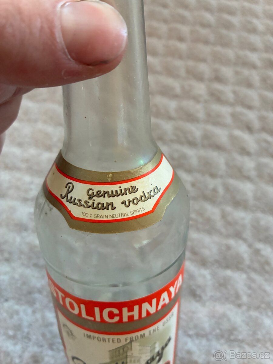 stará lahev stolichnaya - 3