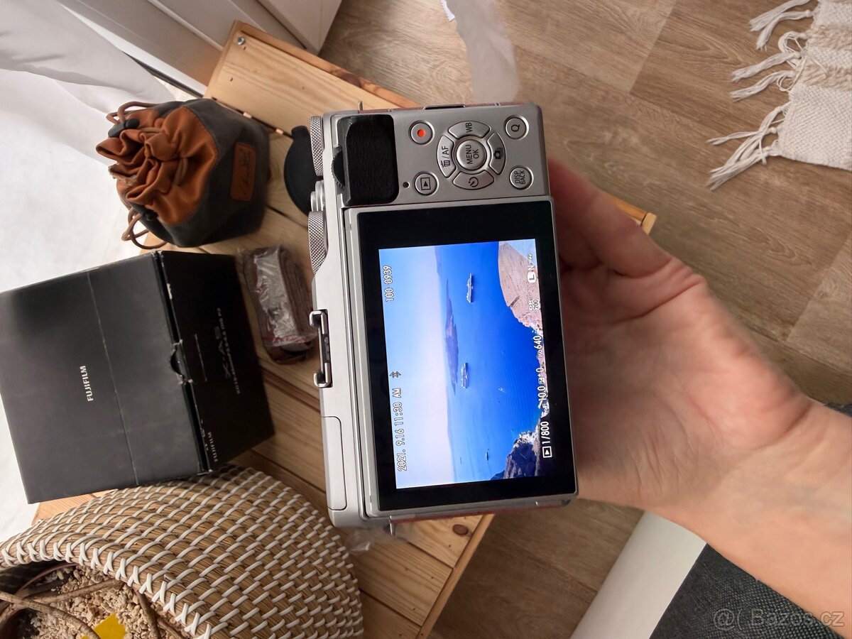 Bezzrcadlovka Fujifilm X-A5 s příslušenstvím - 3