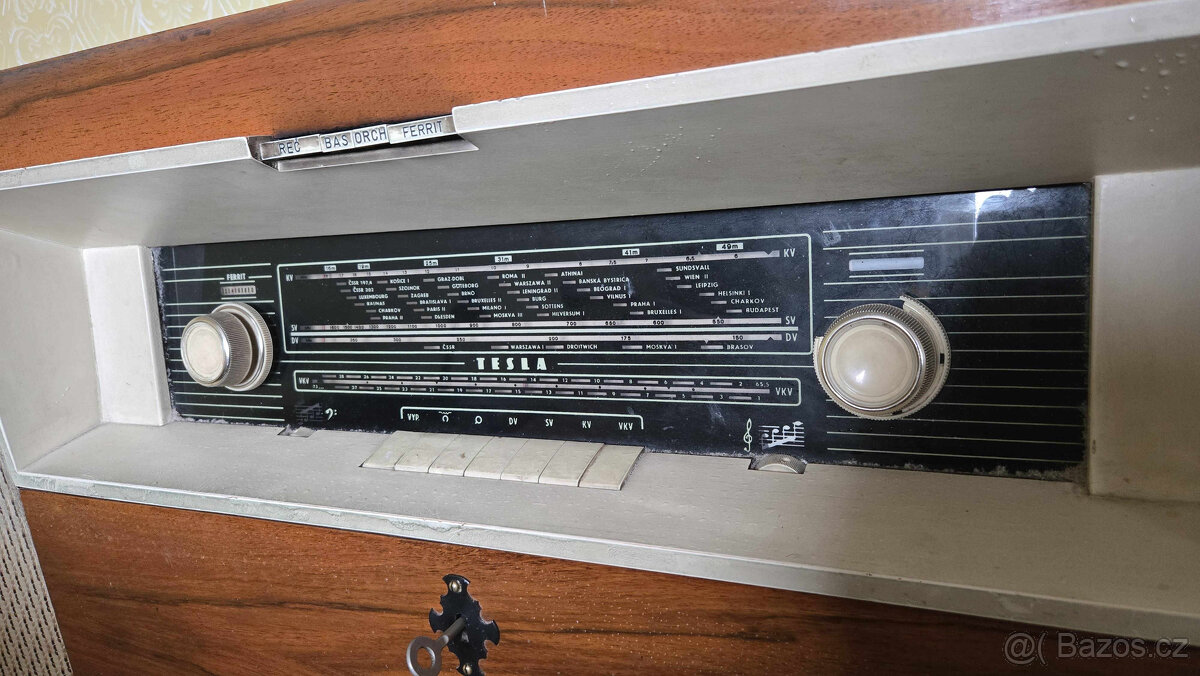 GRAMORÁDIO TESLA SUPRAPHON LE680 - 3
