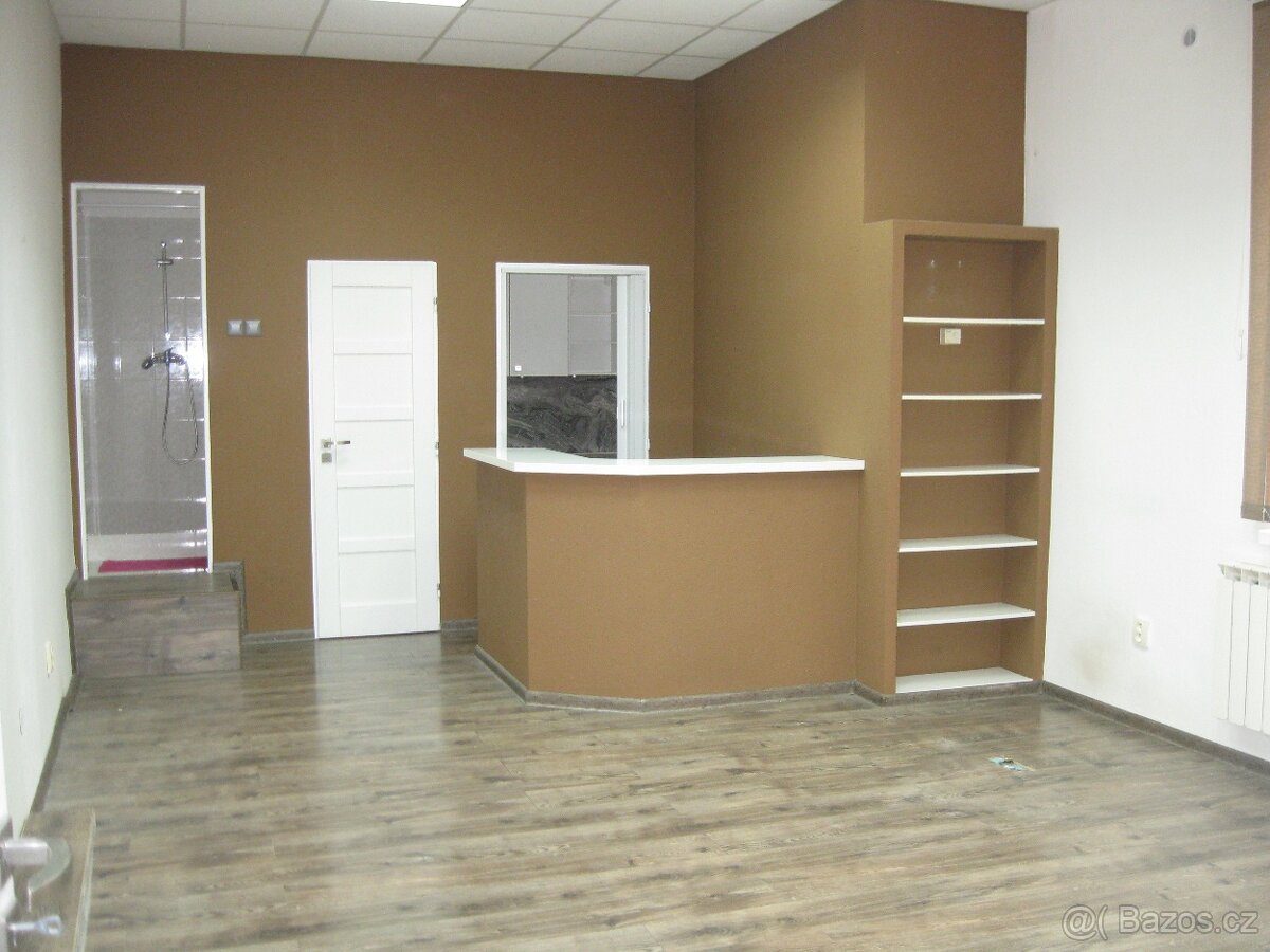 Obchodní prostory k pronájmu, Uh. Hradiště - 3
