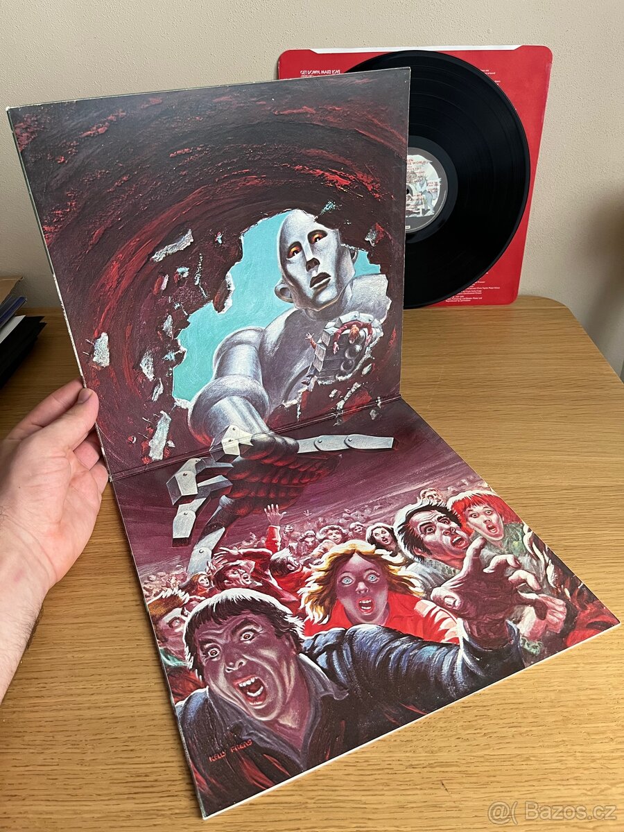 Queen – News Of The World - 3