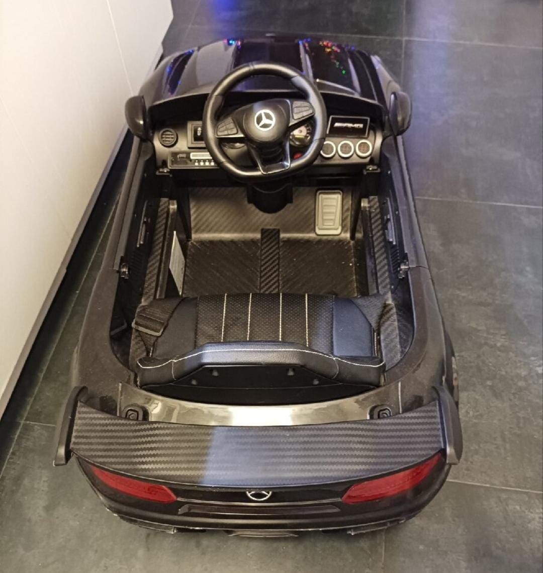 Elektrické auto Mercedes AMG - 3