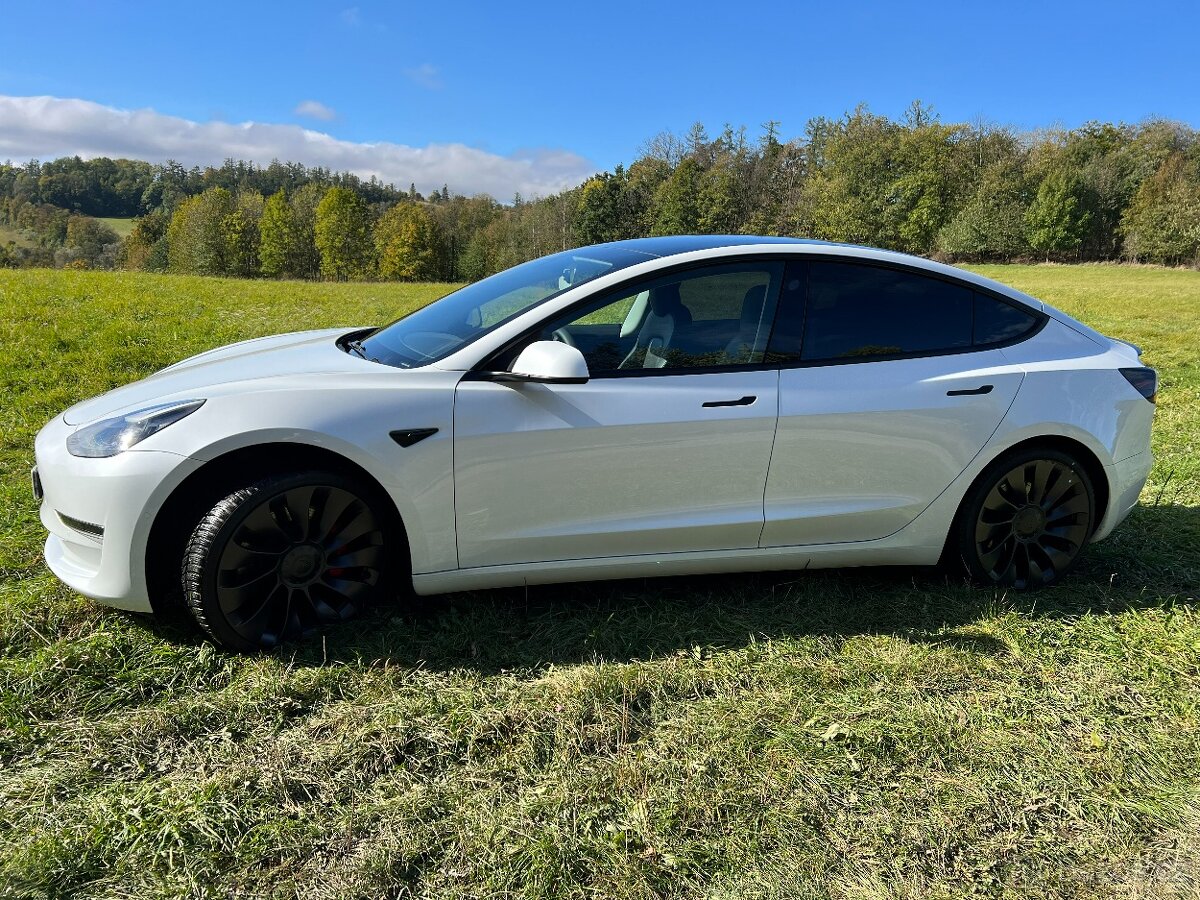Tesla 3 Performance 9/2021 refresh model - 3