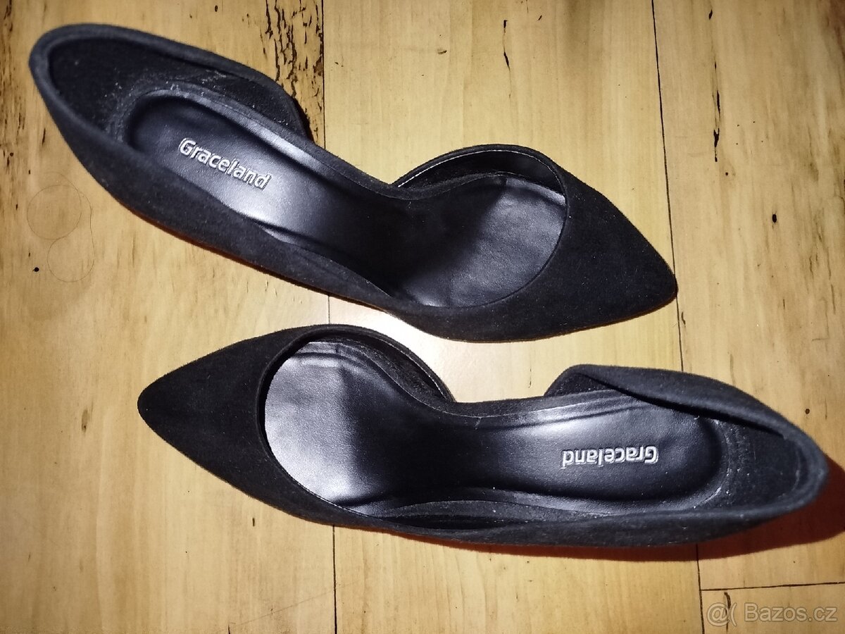 Černé značkové lodičky na nízkém podpatku - 3