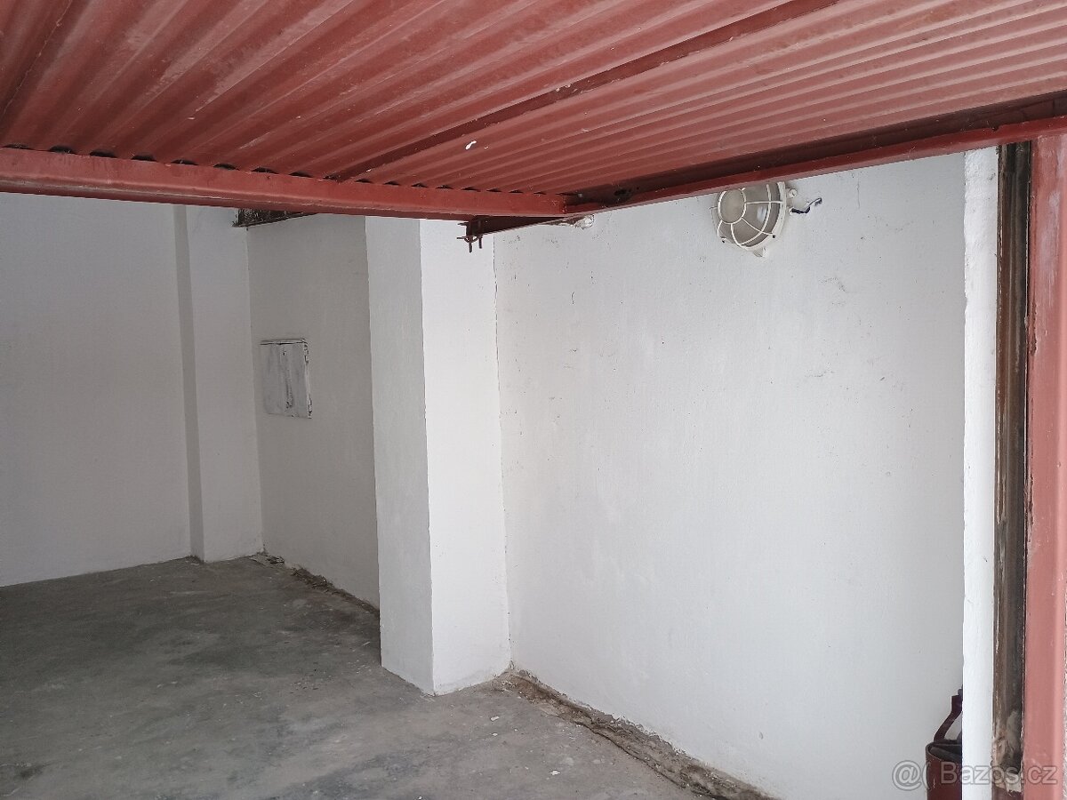 Pronájmu garaz - 3