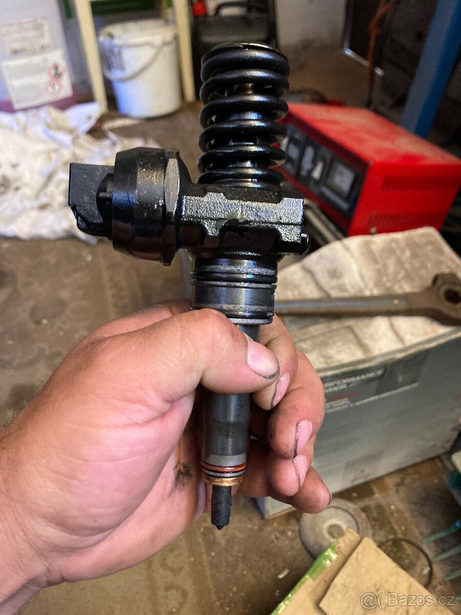 Střiky W golf 1,9 tdi 77 kw - 3