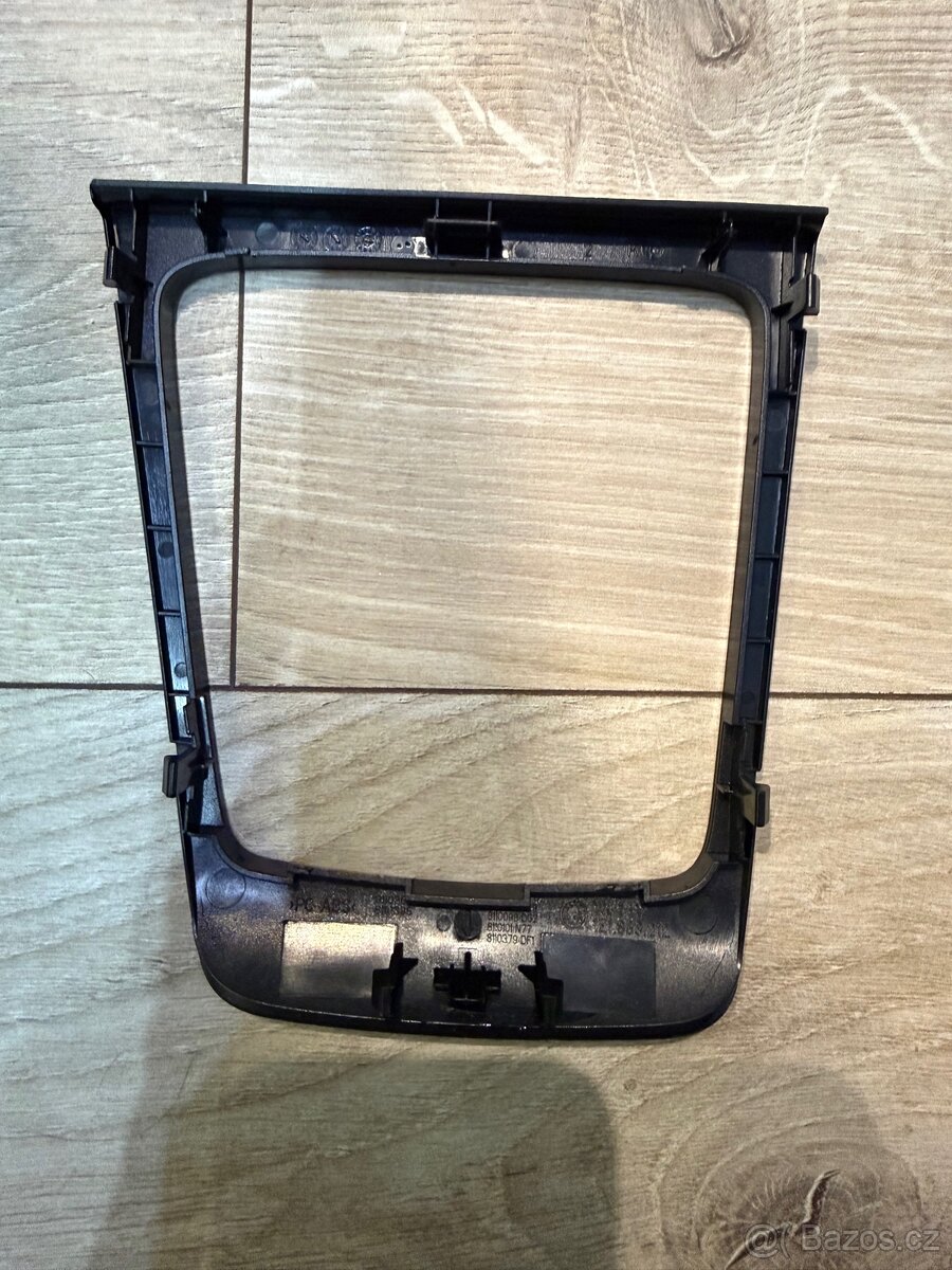 Rámeček řadící páky manuál Octavia 2 - 3