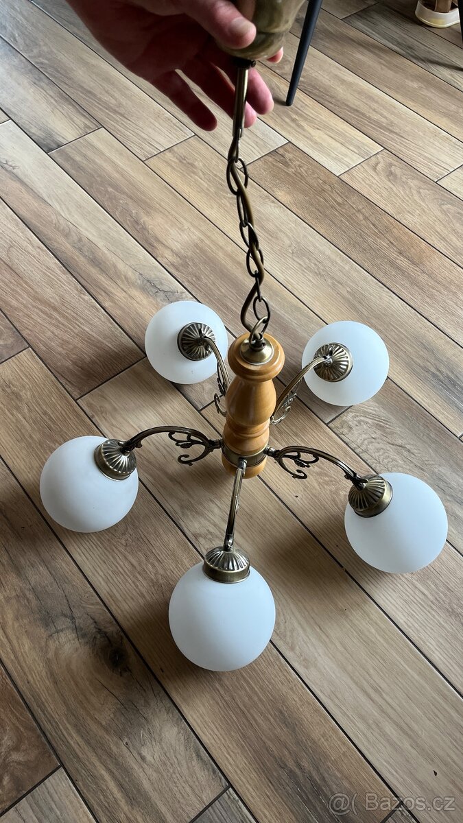 Krásný masivní lustr - 3