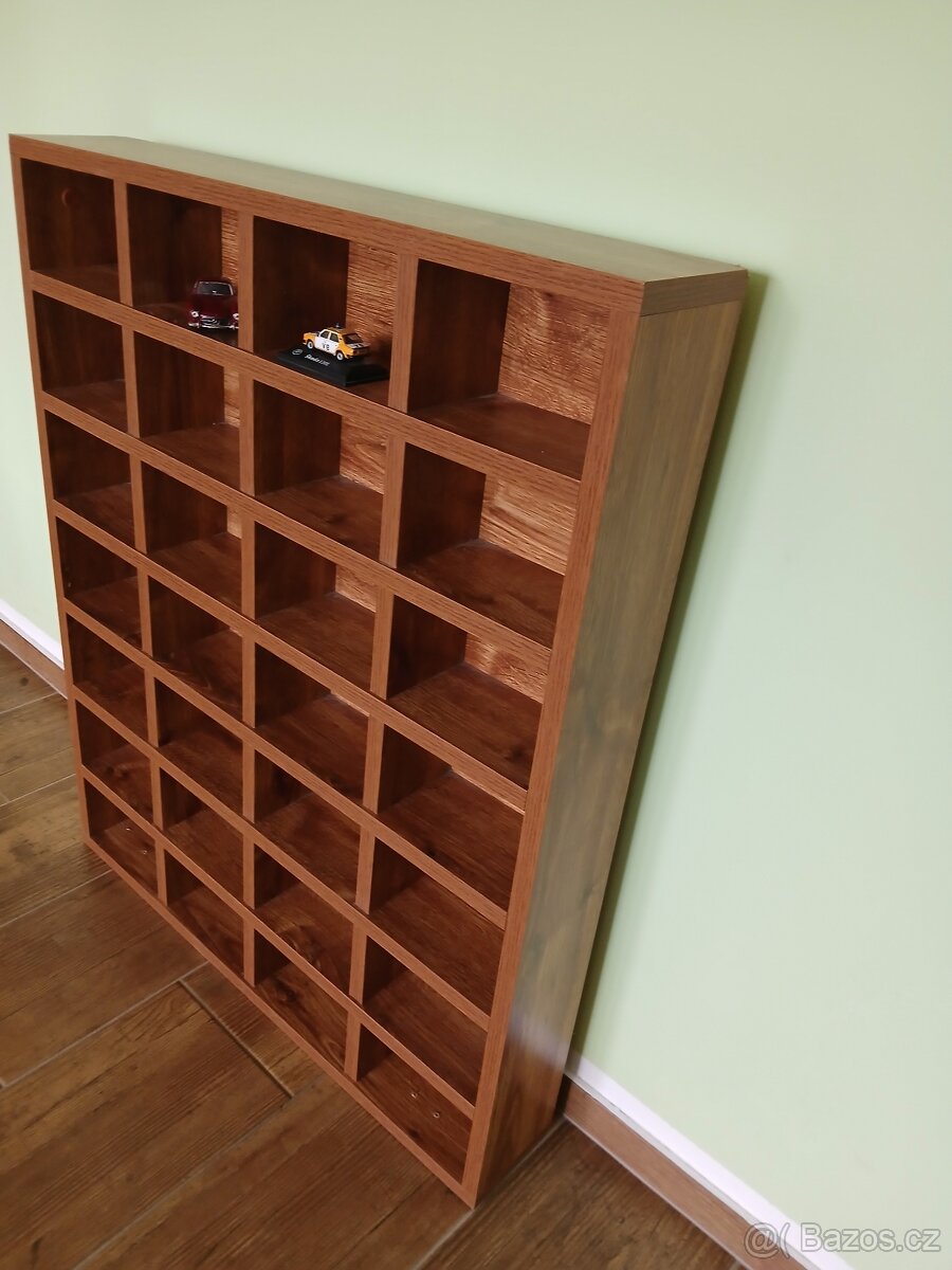 Police regály vitrína - 3