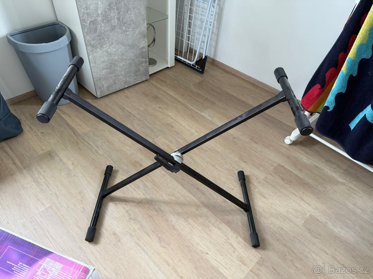 Yamaha PSR-E373 Keyboard s dynamikou / se stojanem - 3