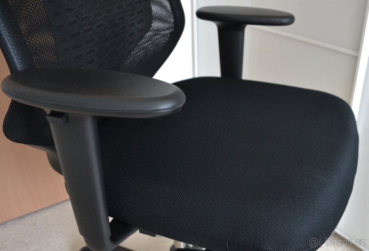 Kancelářská židle - Vitra ZÁNOVNÍ PC 18 500,- - 3