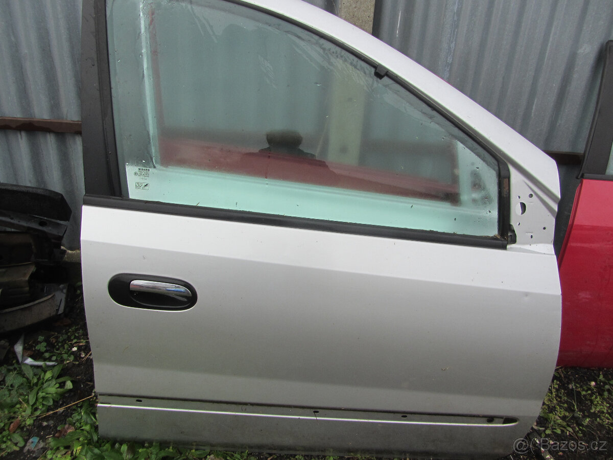 Nissan Almera Tino - 3