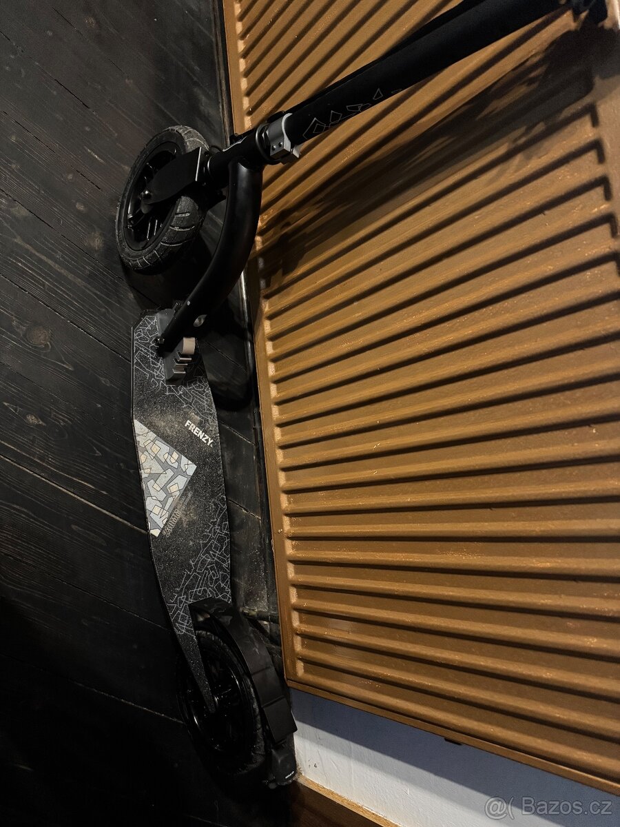 Koloběžka Frenzy - 3