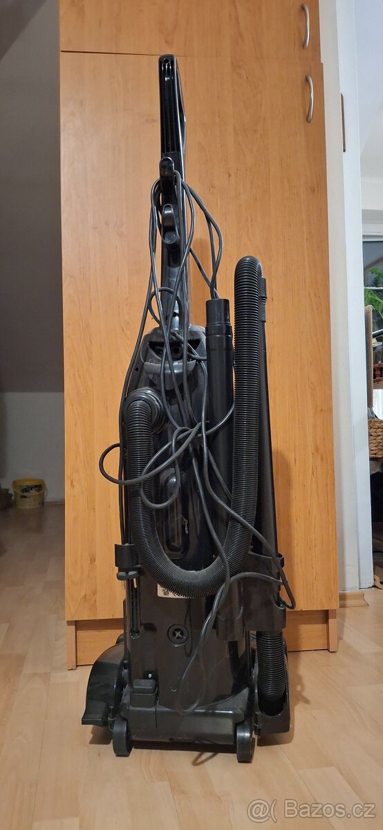 Vysavač - 3