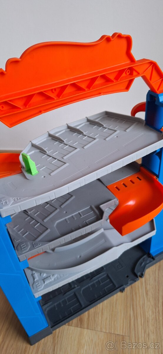 Hot wheels garáž - 3