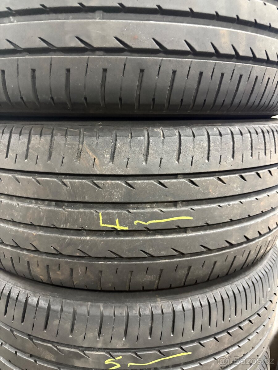 Pneu 215/50R19 - 3
