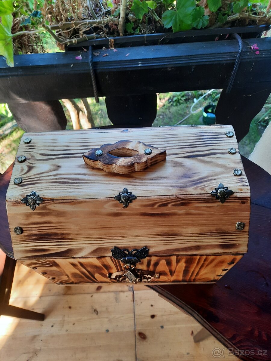 Dřevěná truhla - 3